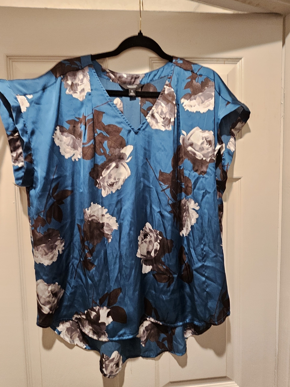 Women’s Blue Floral V-Neck Blouse